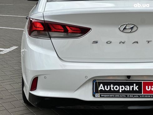 Hyundai Sonata 2018 белый - фото 10