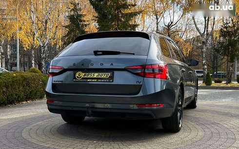 Skoda Superb 2020 - фото 7