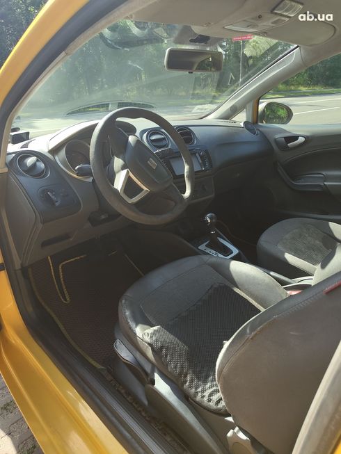 SEAT Ibiza 2010 желтый - фото 16