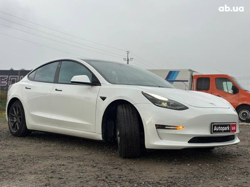 Tesla Model 3 2021 белый - фото 3