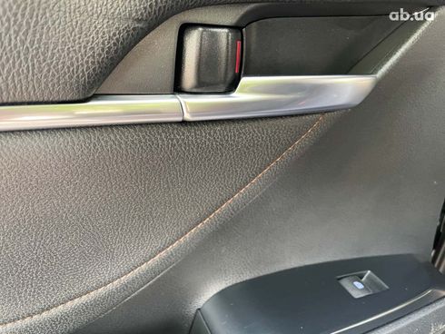 Toyota Camry 2017 черный - фото 24