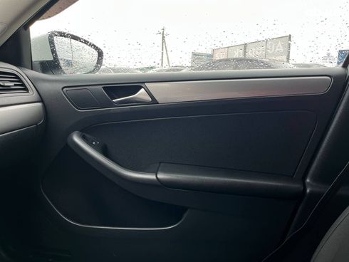 Volkswagen Jetta 2016 белый - фото 16