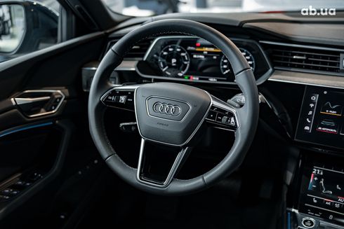 Audi Q8 e-tron 2023 синий - фото 14