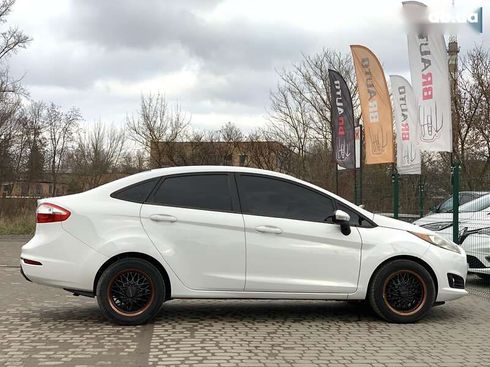 Ford Fiesta 2015 - фото 22