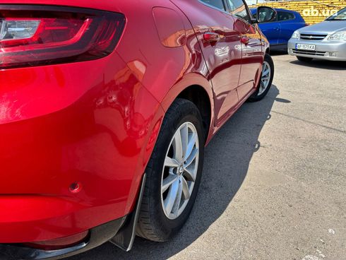 Renault Megane 2017 красный - фото 11