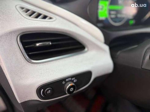 Chevrolet Bolt 2017 - фото 20