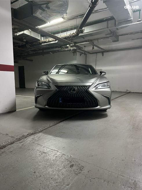 Lexus ES 2020 - фото 2