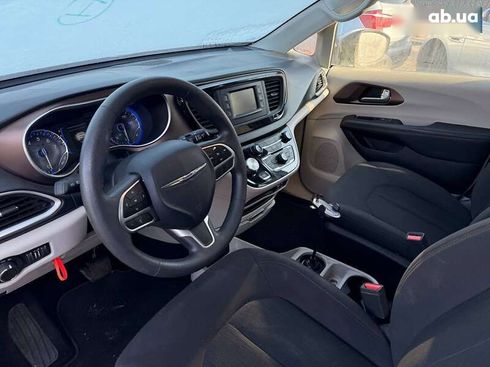 Chrysler Pacifica 2017 - фото 6