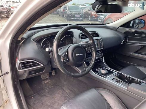 Jaguar XE 2015 - фото 10