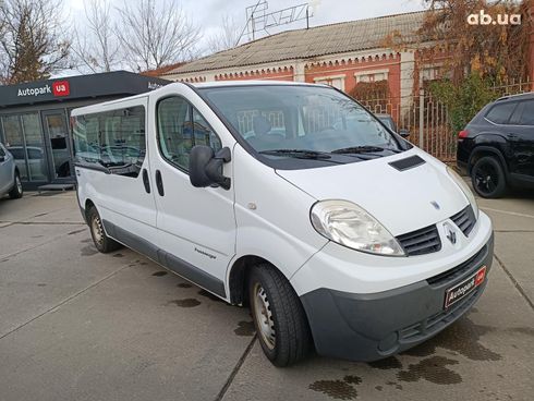 Renault Trafic 2009 белый - фото 8