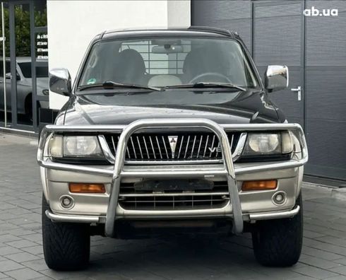 Mitsubishi Pajero 2000 черный - фото 2