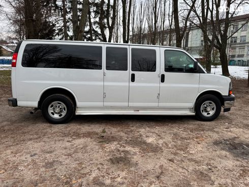 Chevrolet Express 2018 белый - фото 7