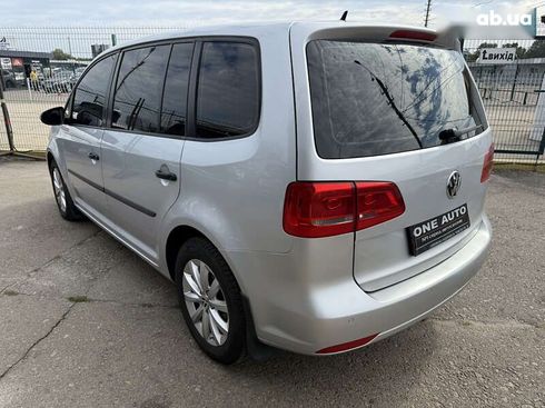Volkswagen Touran 2012 - фото 4