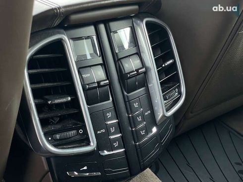Porsche Cayenne 2010 - фото 16