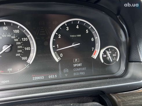 BMW 5 серия 2015 - фото 27