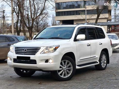 Lexus LX 2010 - фото 2