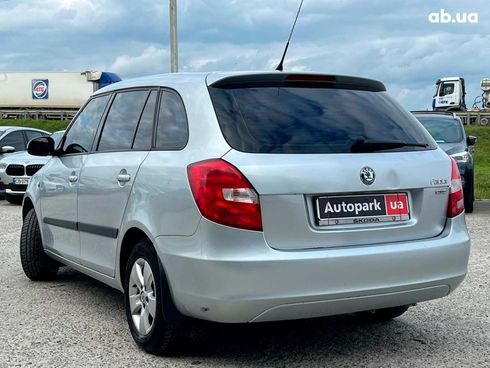 Skoda Fabia 2011 серый - фото 6
