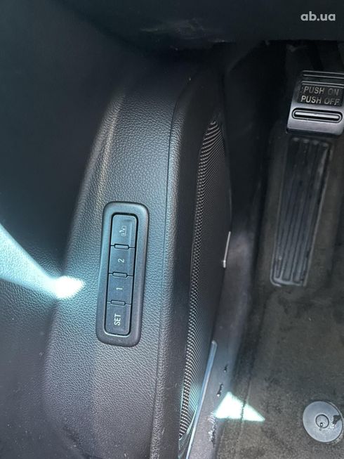 Chevrolet Suburban 2015 черный - фото 11