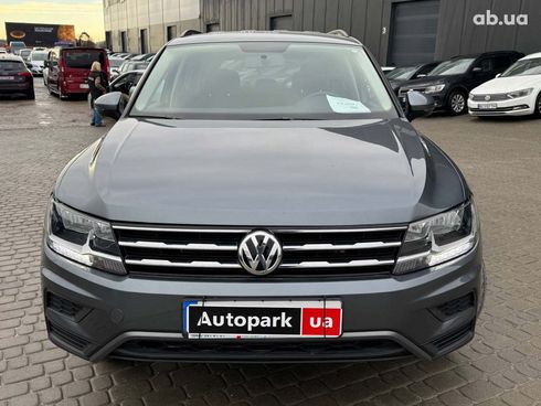 Volkswagen Tiguan 2021 серый - фото 2