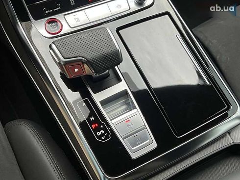 Audi RS Q8 2023 - фото 18