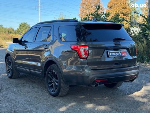 Ford Explorer 2017 серый - фото 7