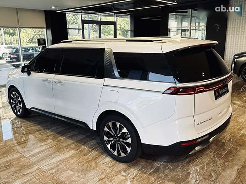 Kia Carnival 2021 - фото 10