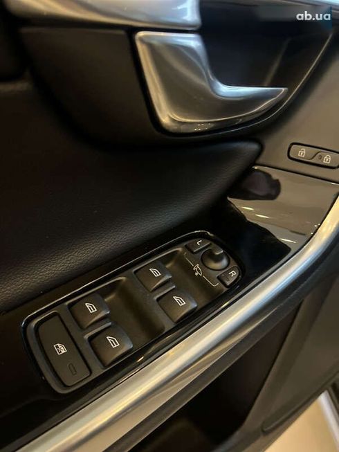 Volvo S60 2015 - фото 16