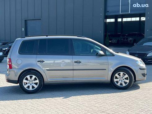 Volkswagen Touran 2008 серый - фото 10