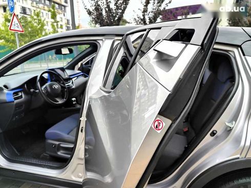 Toyota C-HR 2016 - фото 6