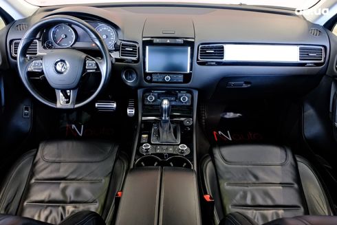 Volkswagen Touareg 2015 черный - фото 7