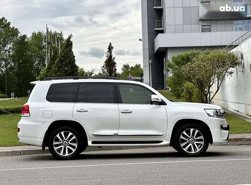 Toyota Land Cruiser 2017 - фото 20
