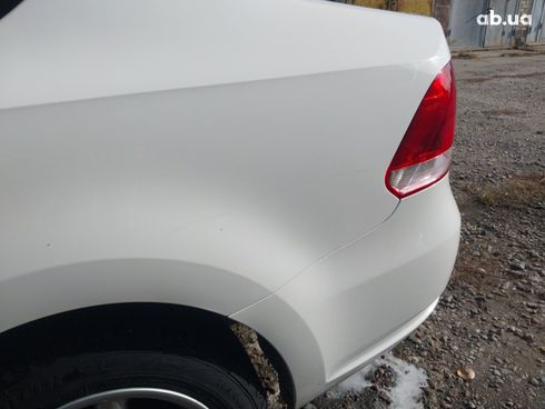 Volkswagen Polo Sedan 2013 белый - фото 4