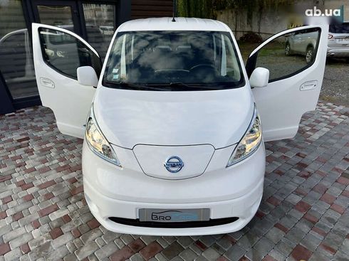 Nissan e-NV200 2017 - фото 11