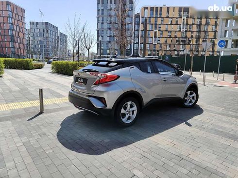 Toyota C-HR 2016 - фото 25