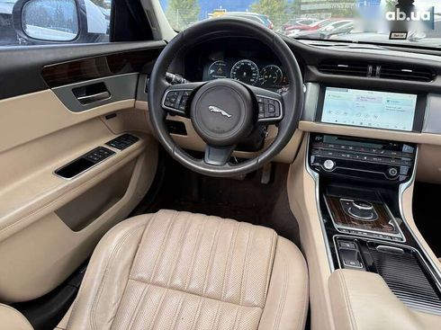 Jaguar XF 2017 - фото 23