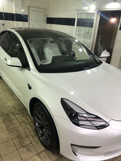 Tesla Model 3 2022 белый - фото 11