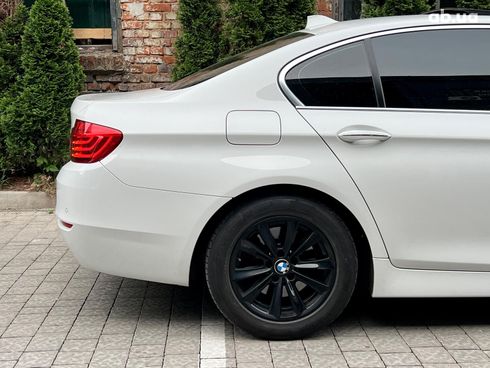 BMW 5 серия 2014 белый - фото 21
