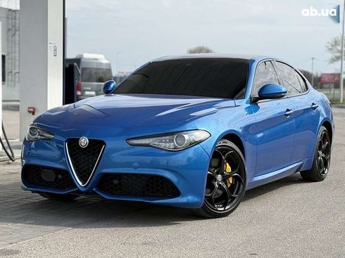 Alfa Romeo Giulia 2017 - фото 18