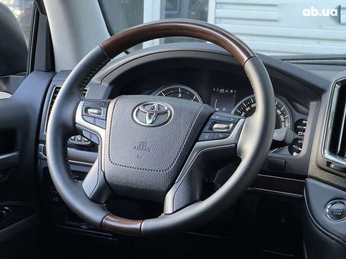 Toyota Land Cruiser 2016 - фото 16