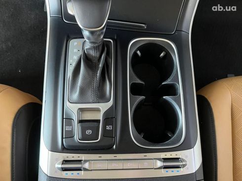 Kia Carnival 2021 - фото 8