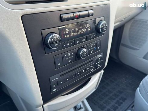 Volkswagen Routan 2013 - фото 27