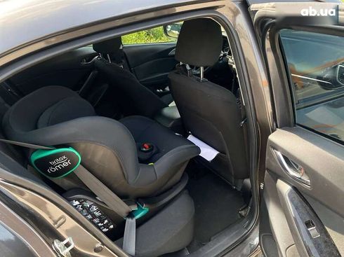 Mazda 3 2017 - фото 14