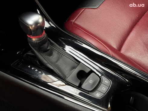 Toyota C-HR 2019 белый - фото 21