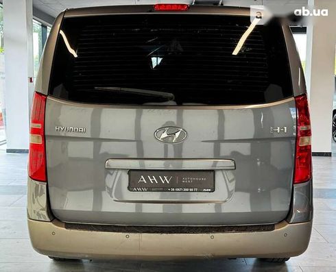 Hyundai H-1 2012 - фото 15