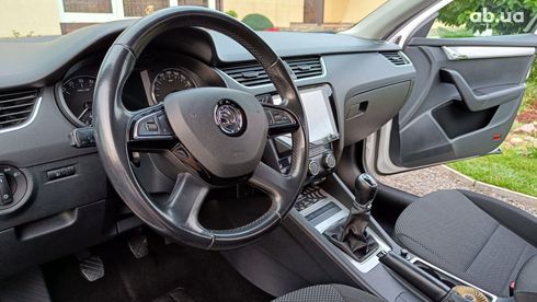 Skoda Octavia 2014 белый - фото 16