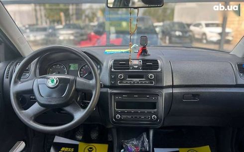 Skoda Fabia 2010 - фото 11