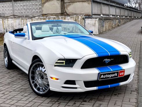 Ford Mustang 2014 белый - фото 28