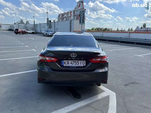 Toyota Camry 2019 - фото 5