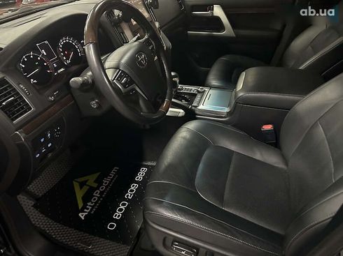 Toyota Land Cruiser 2020 - фото 18