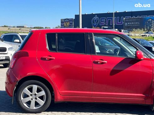 Suzuki Swift 2010 красный - фото 6